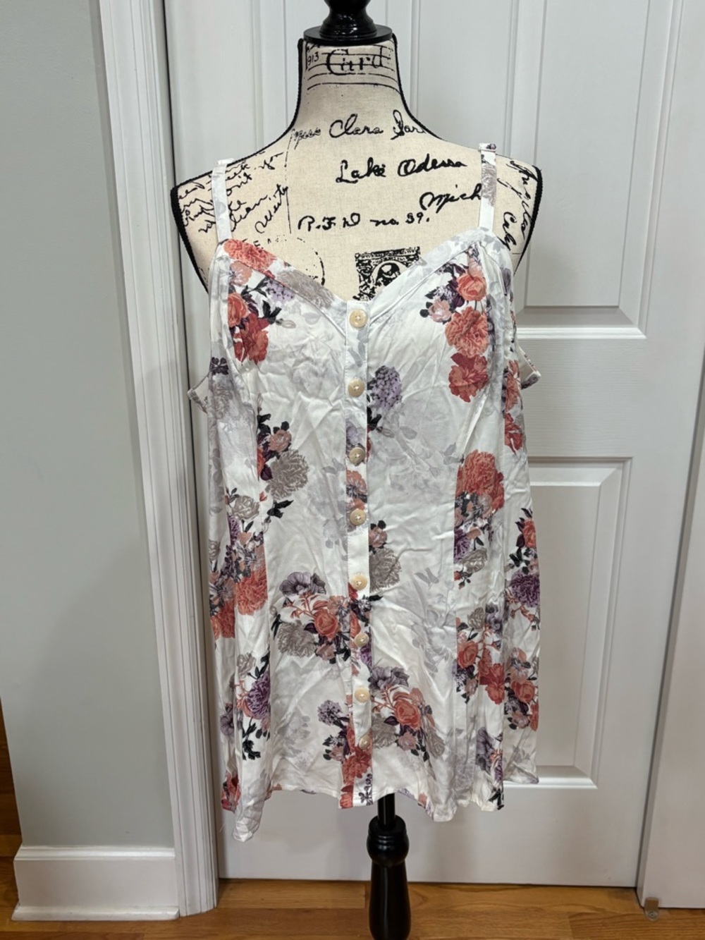 Torrid Size 3 Floral Top NWT